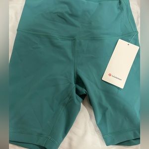 Lululemon  Wunder Train High-Rise Short 8"